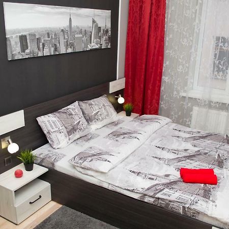 Modern Red Apartment Львів Екстер'єр фото