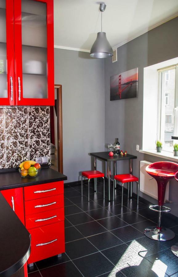 Modern Red Apartment Львів Екстер'єр фото